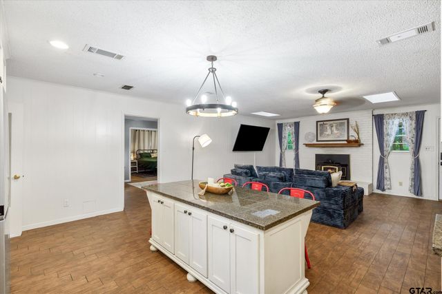 1522 Tanglewood Dr East, Hideaway, TX 75771