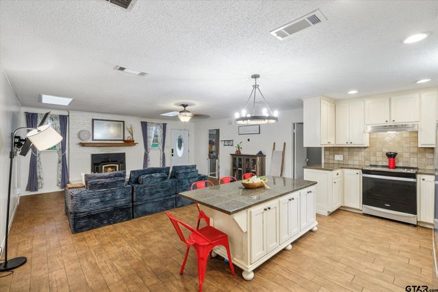 1522 Tanglewood Dr East, Hideaway, TX 75771