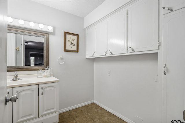 1522 Tanglewood Dr East, Hideaway, TX 75771