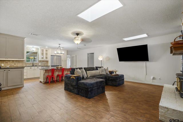 1522 Tanglewood Dr East, Hideaway, TX 75771