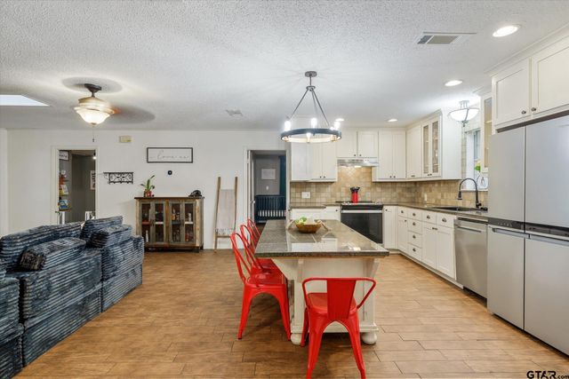 1522 Tanglewood Dr East, Hideaway, TX 75771