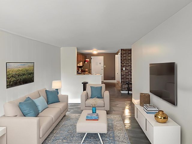 150 2nd St 310, Framingham, MA 01702