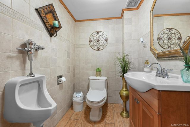 54 Chestnut Street, Brooklyn, NY 11208