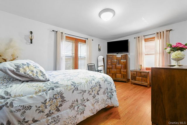 54 Chestnut Street, Brooklyn, NY 11208