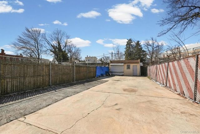 54 Chestnut Street, Brooklyn, NY 11208