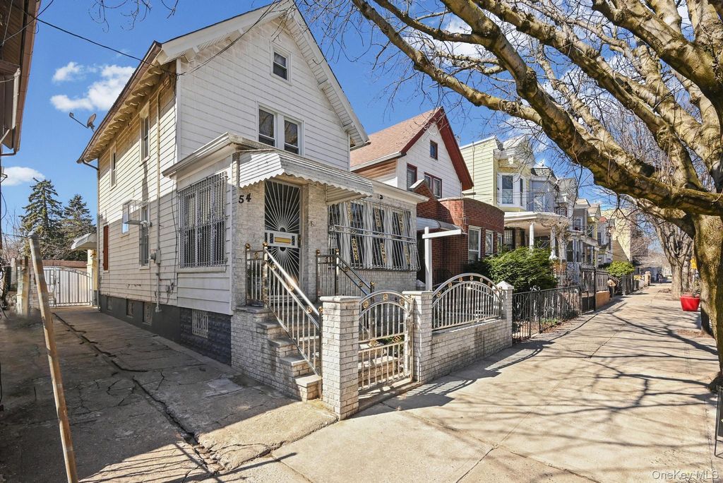 54 Chestnut Street, Brooklyn, NY 11208