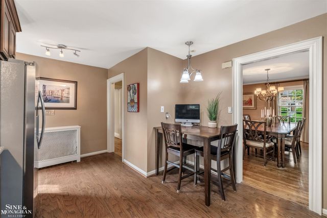 586 University Place, Grosse Pointe, MI 48230