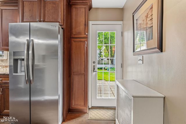 586 University Place, Grosse Pointe, MI 48230