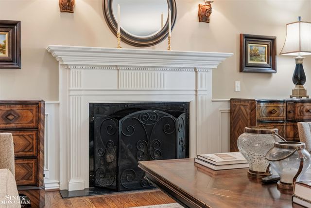 586 University Place, Grosse Pointe, MI 48230