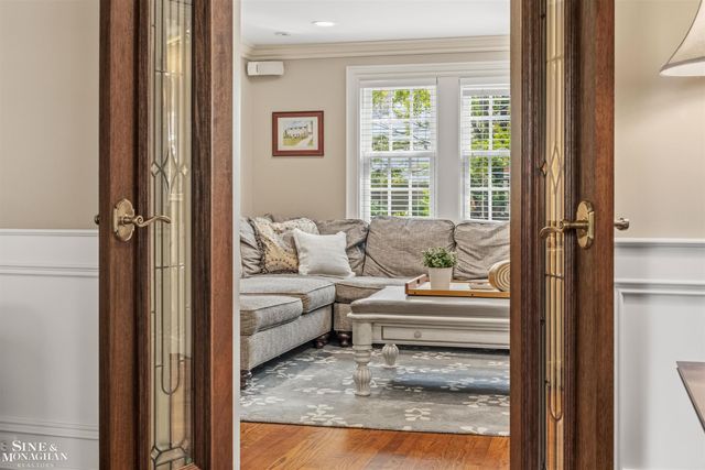 586 University Place, Grosse Pointe, MI 48230