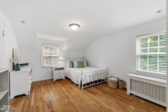 586 University Place, Grosse Pointe, MI 48230