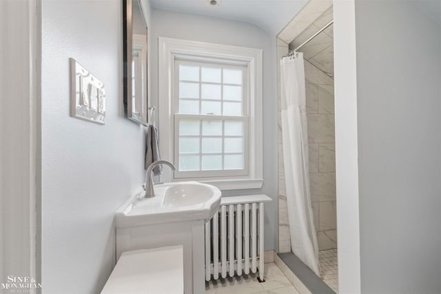 586 University Place, Grosse Pointe, MI 48230