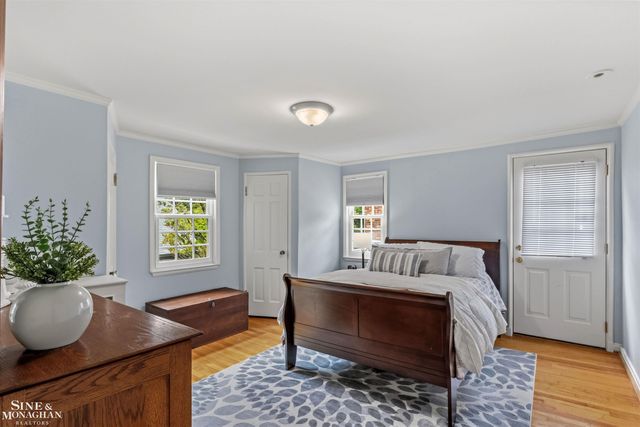 586 University Place, Grosse Pointe, MI 48230