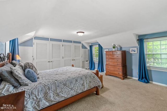 586 University Place, Grosse Pointe, MI 48230