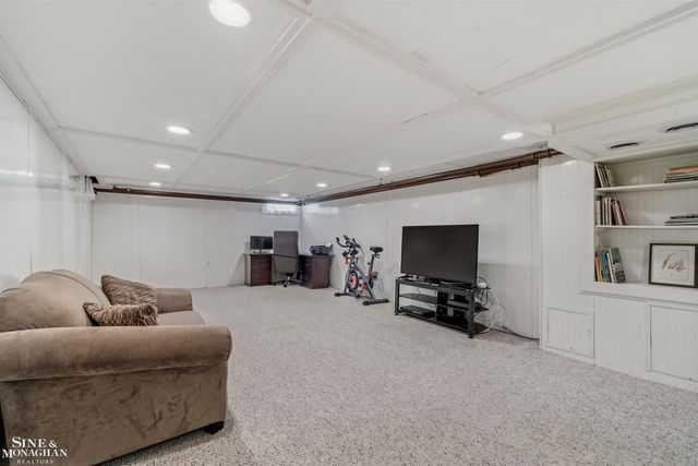 586 University Place, Grosse Pointe, MI 48230