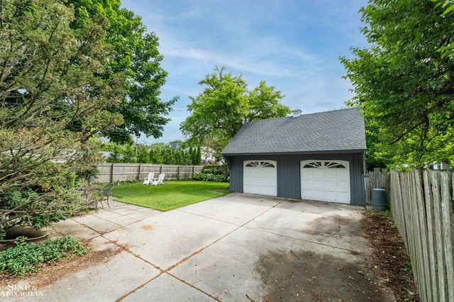 586 University Place, Grosse Pointe, MI 48230