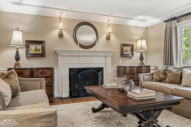 586 University Place, Grosse Pointe, MI 48230