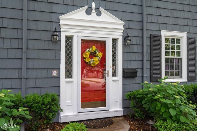 586 University Place, Grosse Pointe, MI 48230