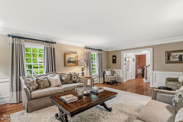 586 University Place, Grosse Pointe, MI 48230