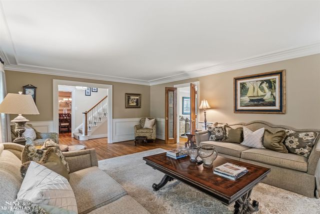 586 University Place, Grosse Pointe, MI 48230