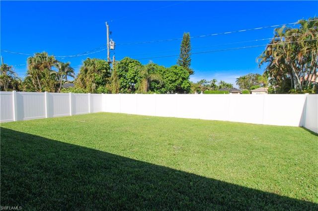 615 108th AVE N, Naples, FL 34108