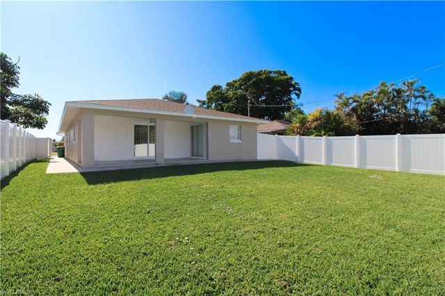 615 108th AVE N, Naples, FL 34108