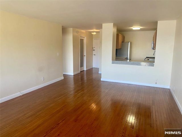 1203 River Road 14C, Edgewater, NJ 07020