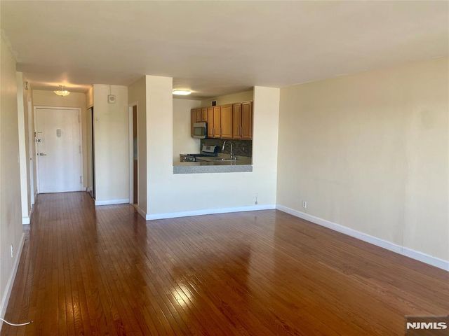 1203 River Road 14C, Edgewater, NJ 07020