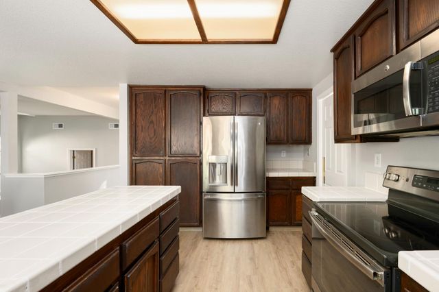 8317 Dalkeith Way, Antelope, CA 95843