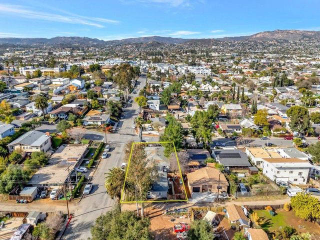 406 26 S Grape St, Escondido, CA 92025