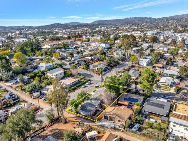 406 26 S Grape St, Escondido, CA 92025