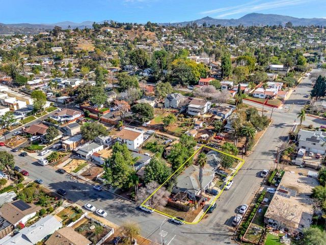 406 26 S Grape St, Escondido, CA 92025
