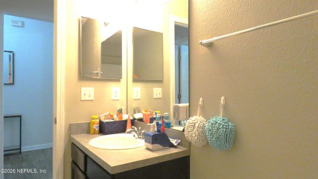 8566 THAD Court, Jacksonville, FL 32210