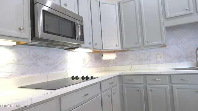 8566 THAD Court, Jacksonville, FL 32210