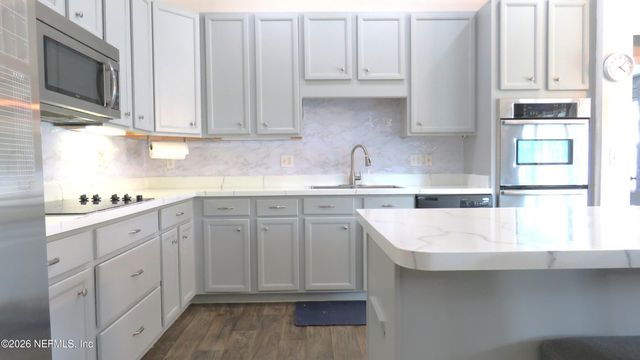 8566 THAD Court, Jacksonville, FL 32210