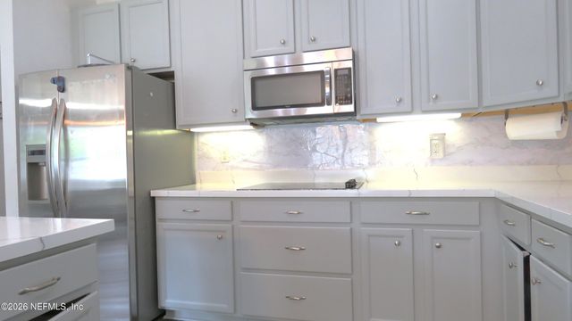 8566 THAD Court, Jacksonville, FL 32210