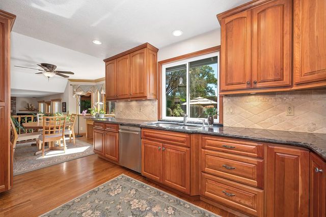 8536 Kenneth Creek Ln, Fair Oaks, CA 95628