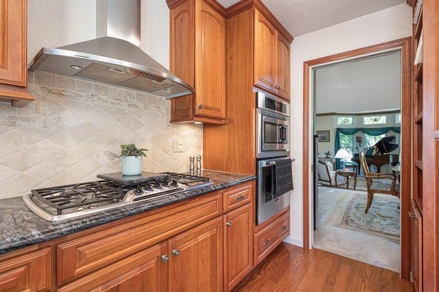 8536 Kenneth Creek Ln, Fair Oaks, CA 95628