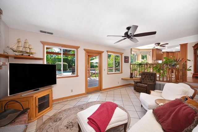 8536 Kenneth Creek Ln, Fair Oaks, CA 95628