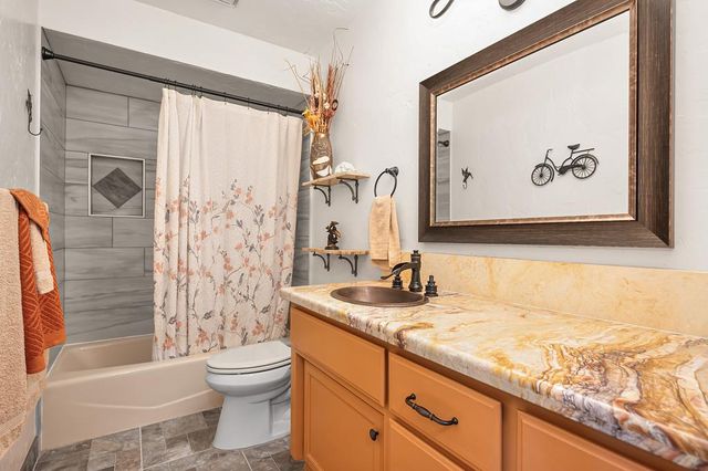 8536 Kenneth Creek Ln, Fair Oaks, CA 95628