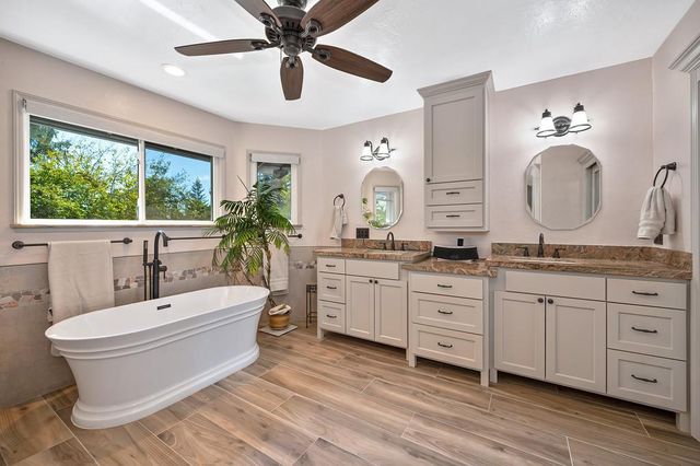 8536 Kenneth Creek Ln, Fair Oaks, CA 95628
