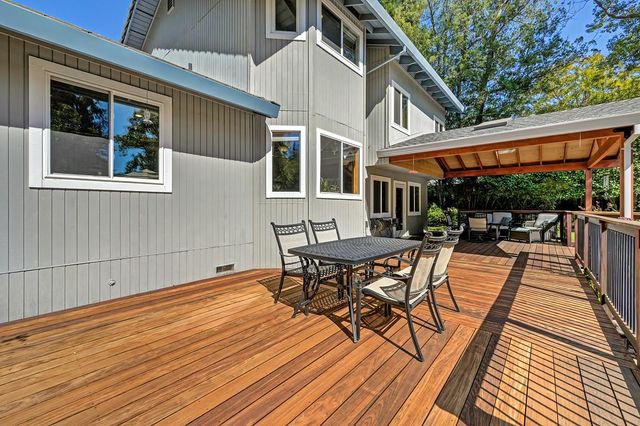 8536 Kenneth Creek Ln, Fair Oaks, CA 95628