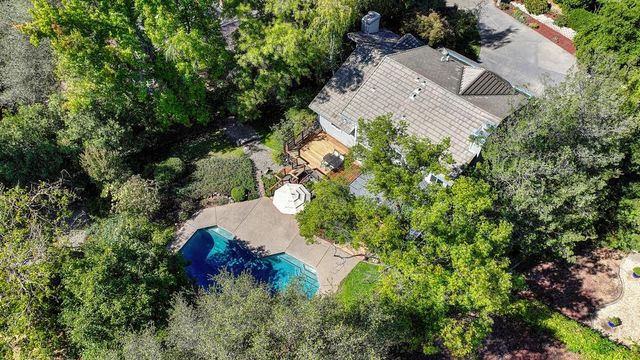8536 Kenneth Creek Ln, Fair Oaks, CA 95628