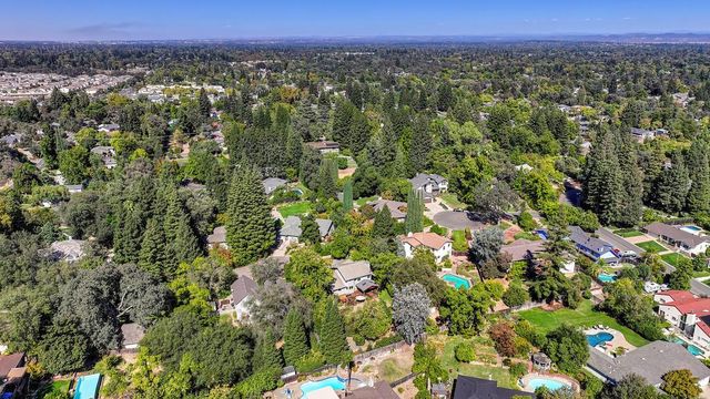 8536 Kenneth Creek Ln, Fair Oaks, CA 95628