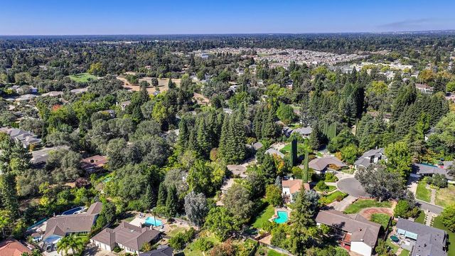 8536 Kenneth Creek Ln, Fair Oaks, CA 95628