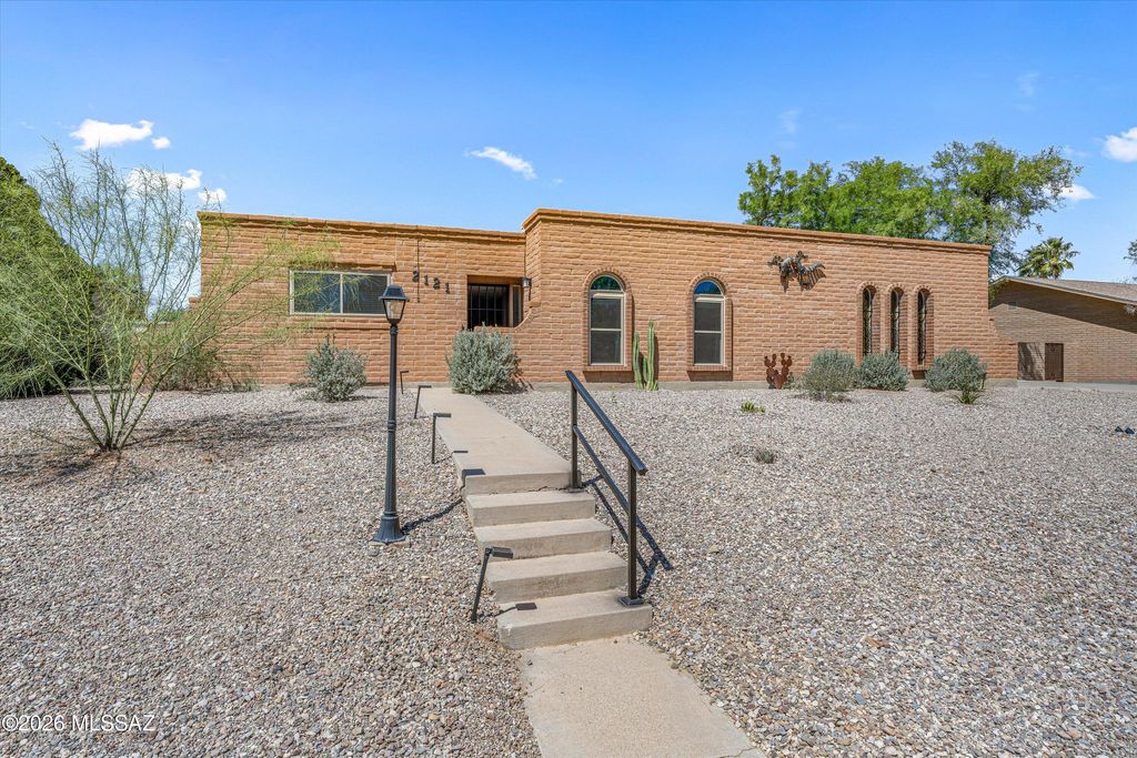 2121 N Colter, Tucson, AZ 85715