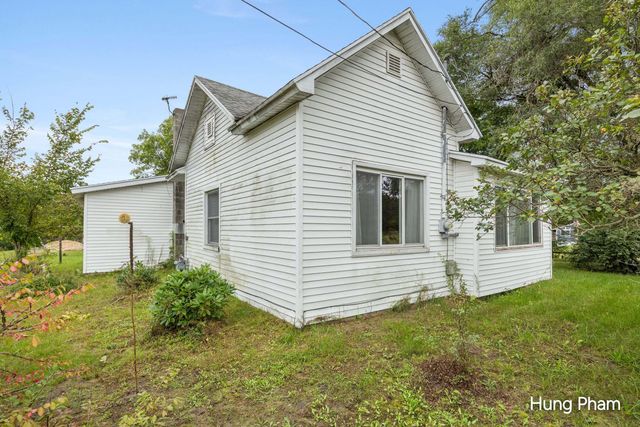 1569 S Sheridan Road, Stanton, MI 48888