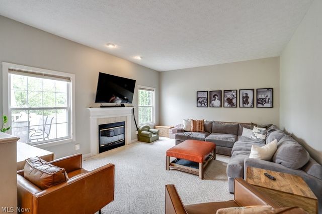 325 Fieldcrest Drive, Fairlawn, OH 44333