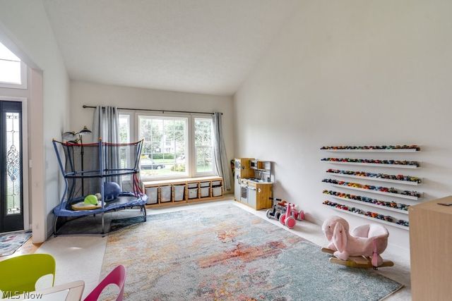 325 Fieldcrest Drive, Fairlawn, OH 44333