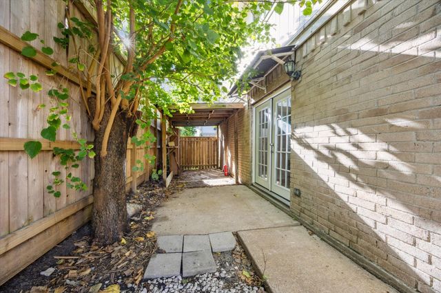 1936 Upland Drive, Houston, TX 77043